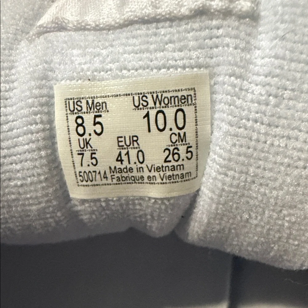 Vans Knu Skool gum sole sneakers in light gray ( BRAND NEW WITHOUT BOX )